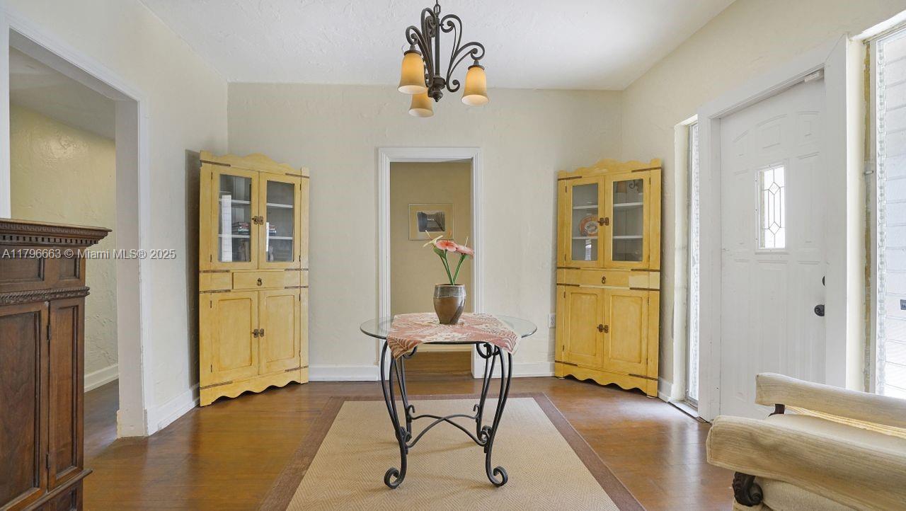 1423 Biarritz Dr Miami Beach, FL 33141