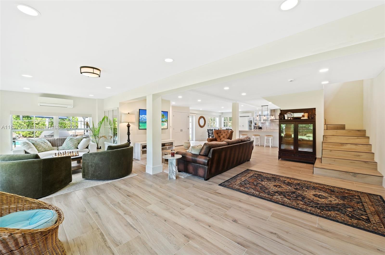 321 SW 1st Ave Boynton Beach, FL 33435