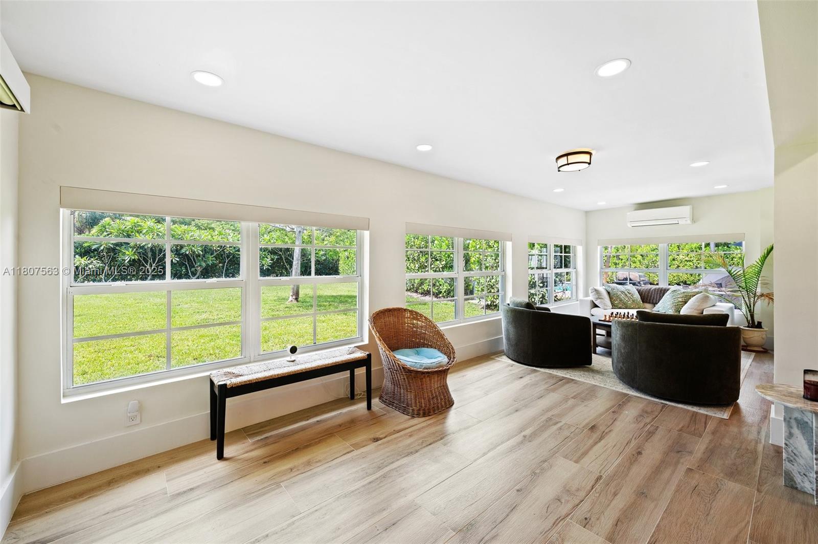 321 SW 1st Ave Boynton Beach, FL 33435