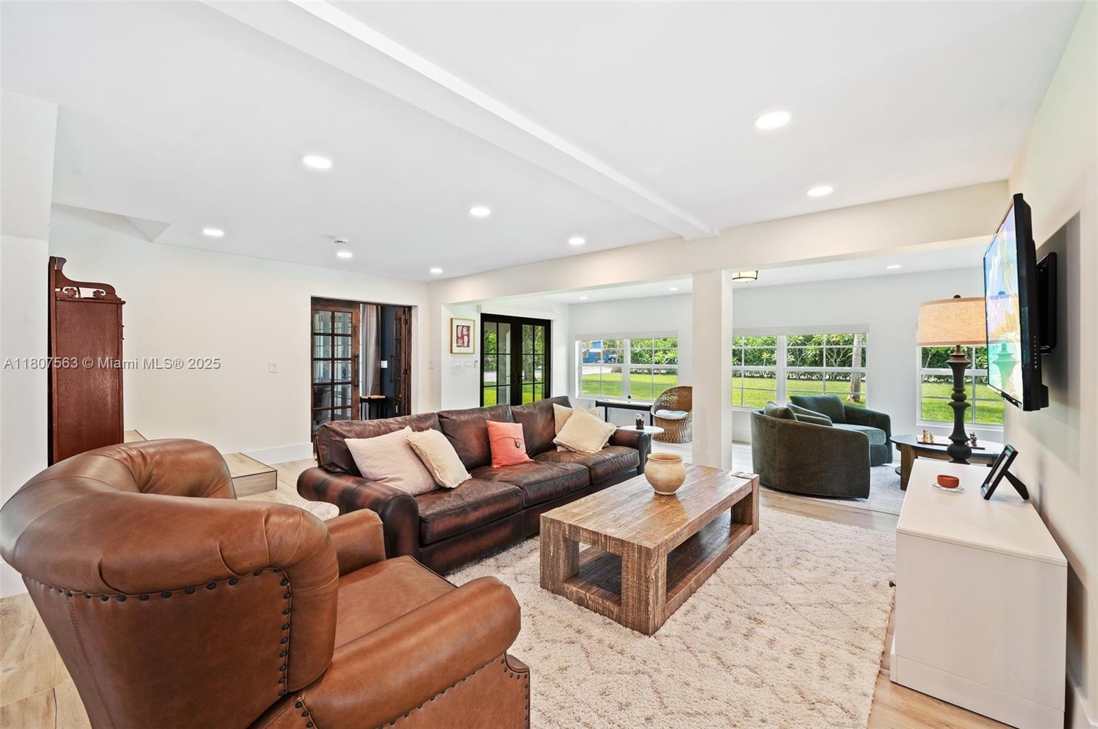 321 SW 1st Ave Boynton Beach, FL 33435