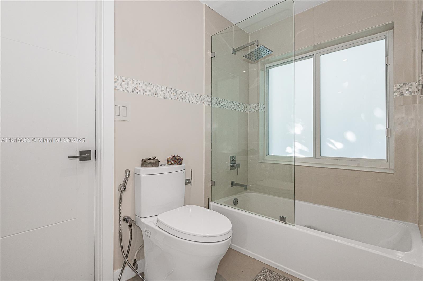 375 Harbor Ct #. Key Biscayne, FL 33149 375 Harbor Ct #. Key Biscayne, FL 33149
