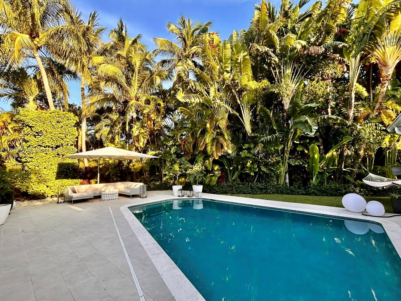 375 Harbor Ct #. Key Biscayne, FL 33149 375 Harbor Ct #. Key Biscayne, FL 33149