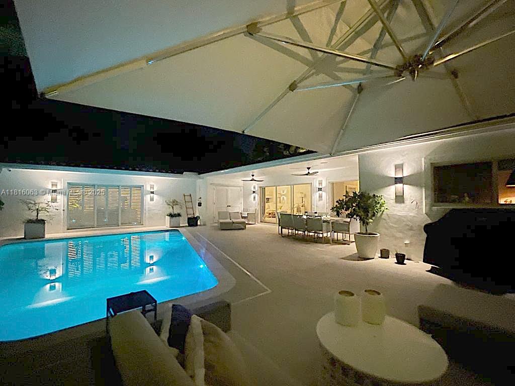 375 Harbor Ct #. Key Biscayne, FL 33149 375 Harbor Ct #. Key Biscayne, FL 33149