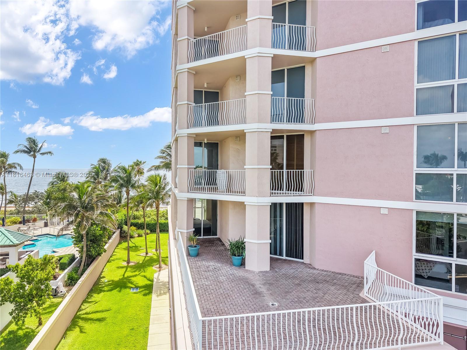 1460 S Ocean Blvd #304 Lauderdale By The Sea, FL 33062