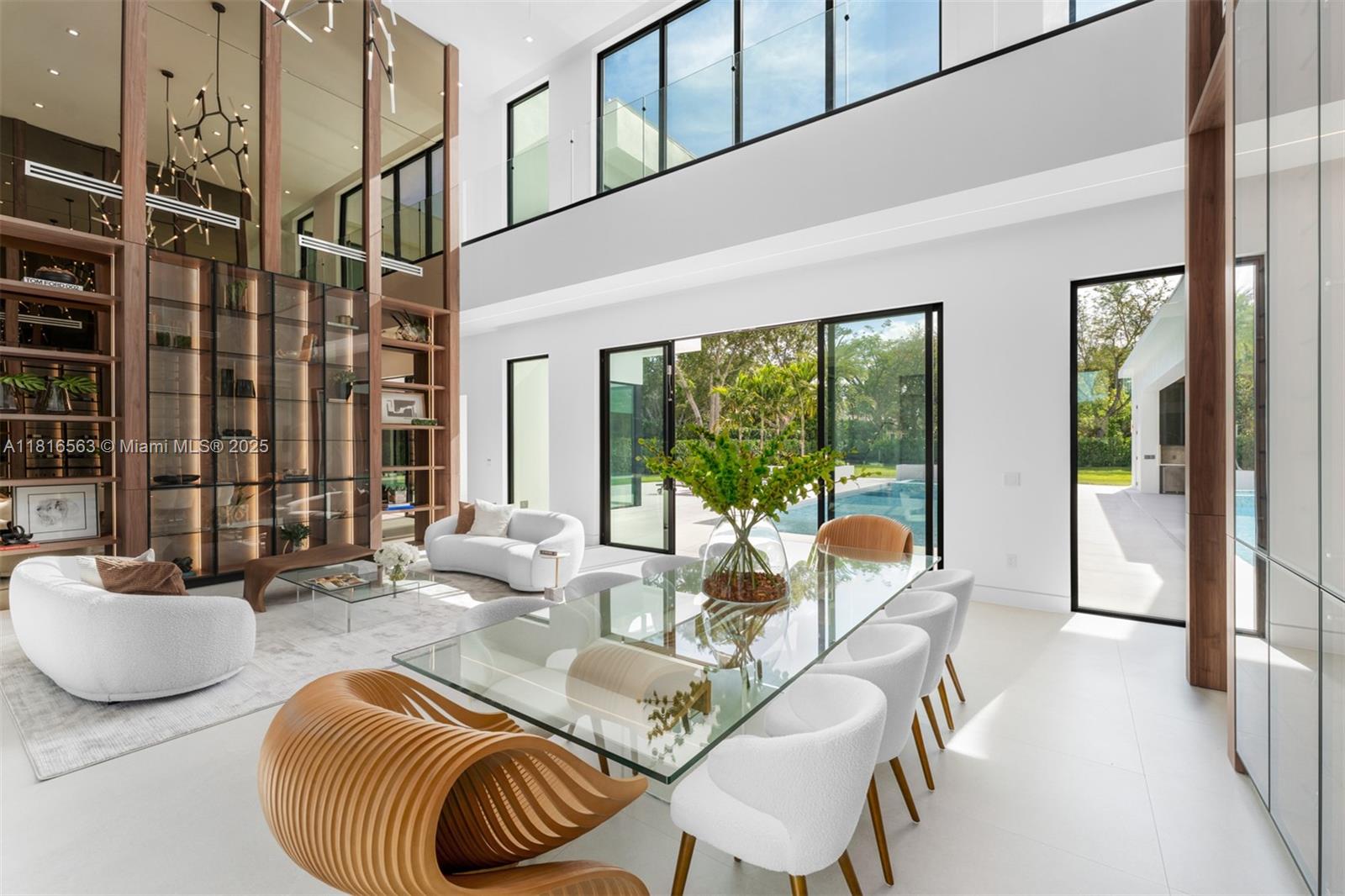 6900 SW 72nd Ct Miami, FL 33143