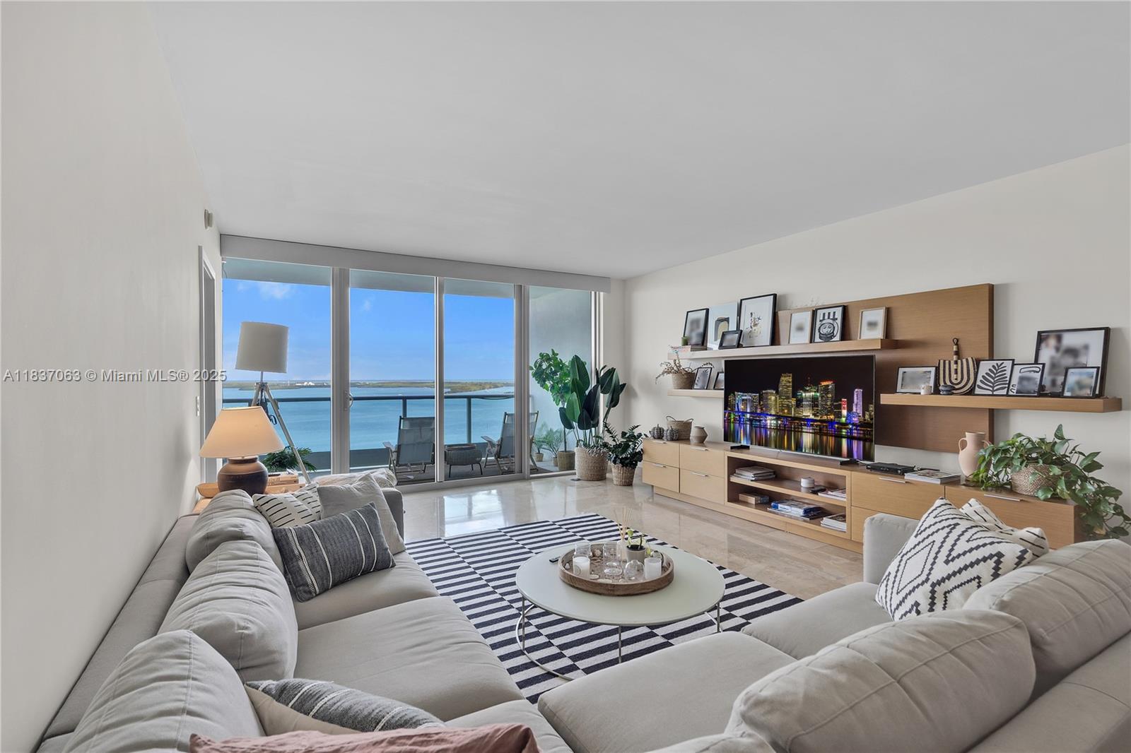 1331 Brickell Bay Dr #2007