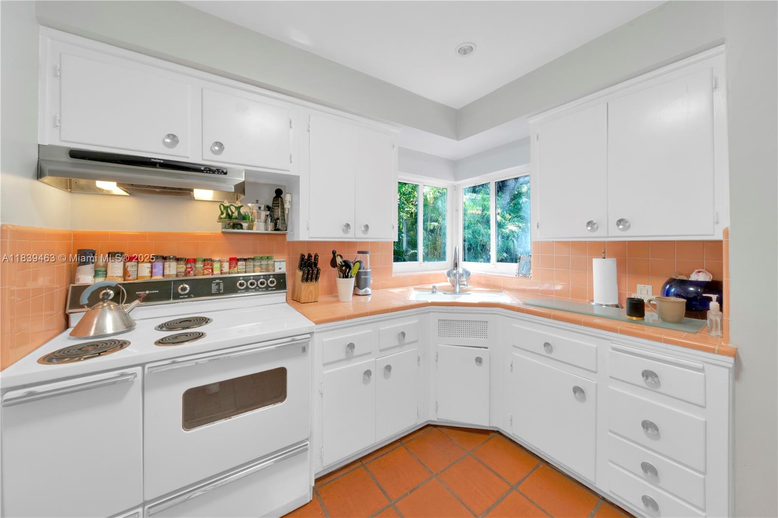 2665 SW 17th Ave Miami, FL 33133