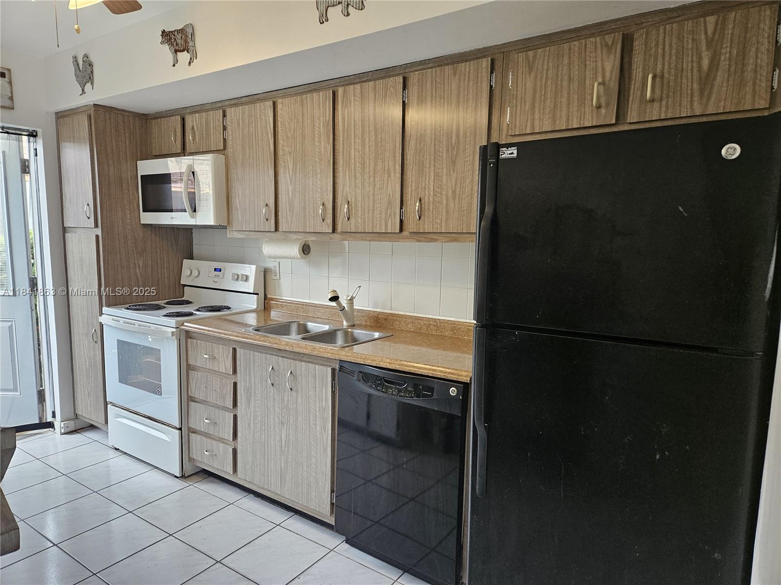 1400 N 16th Ave #1400
