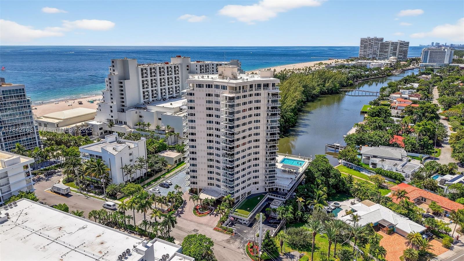 3000 Holiday Dr #1102