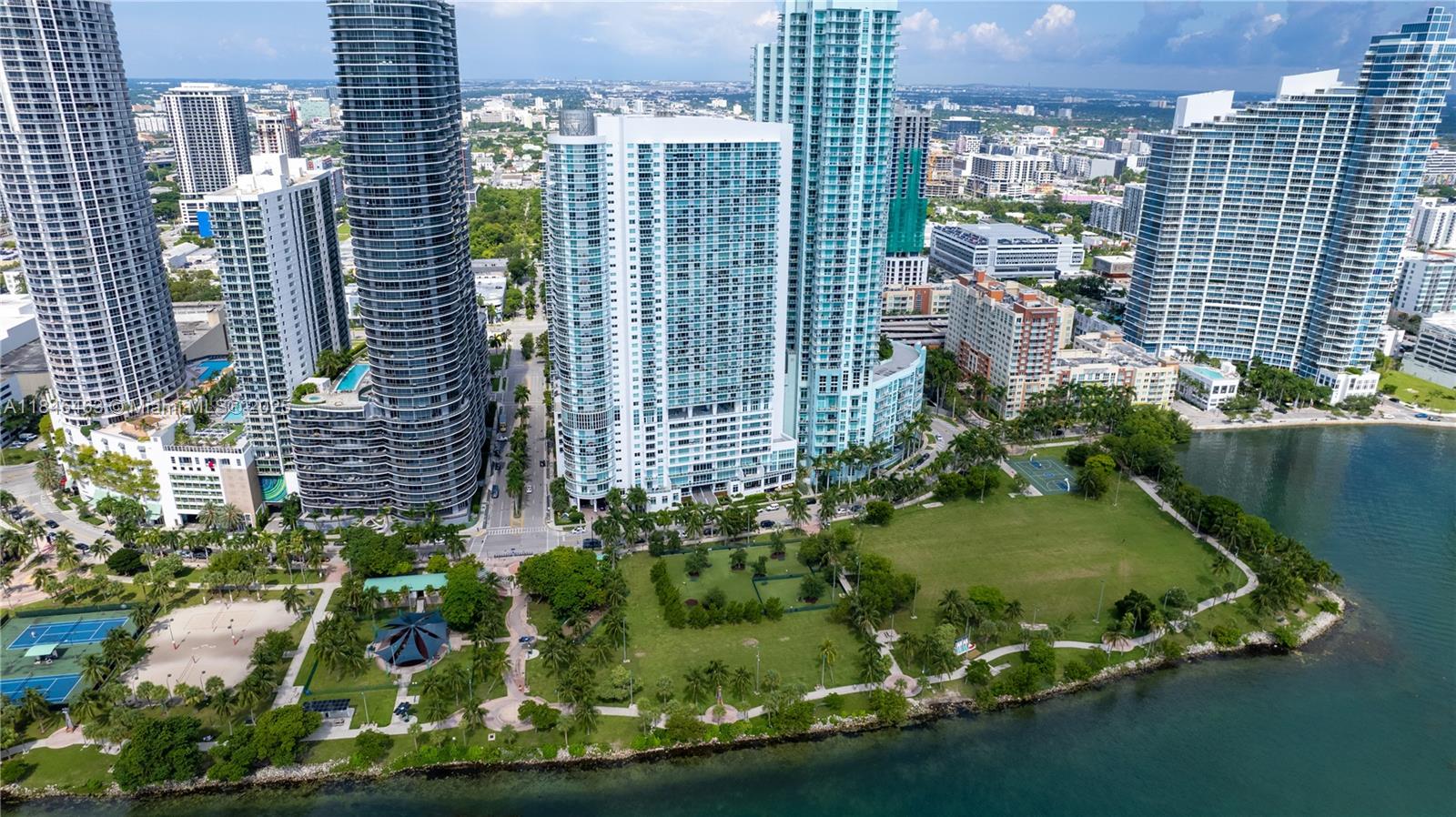 1800 N Bayshore Dr #2706