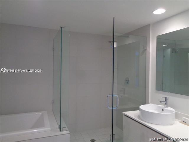 image Beachwalk Condominium9