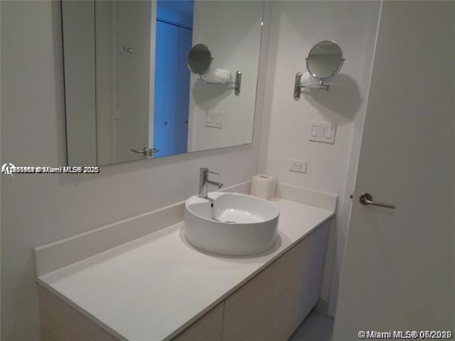 image Beachwalk Condominium12
