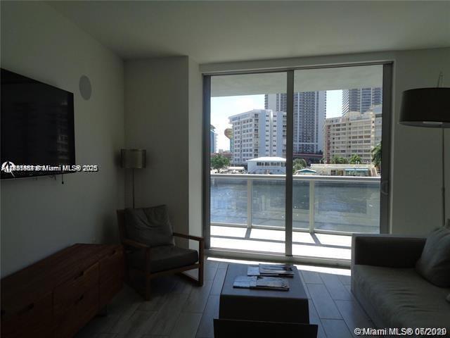 image Beachwalk Condominium3