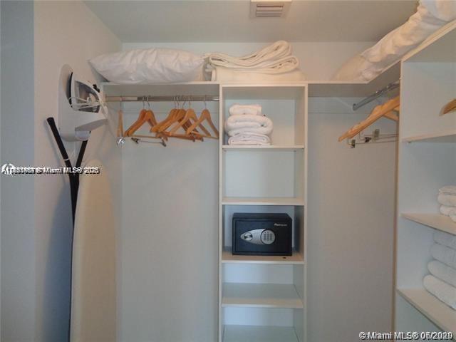image Beachwalk Condominium8