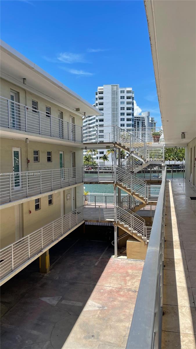 1441 Lincoln Rd #311