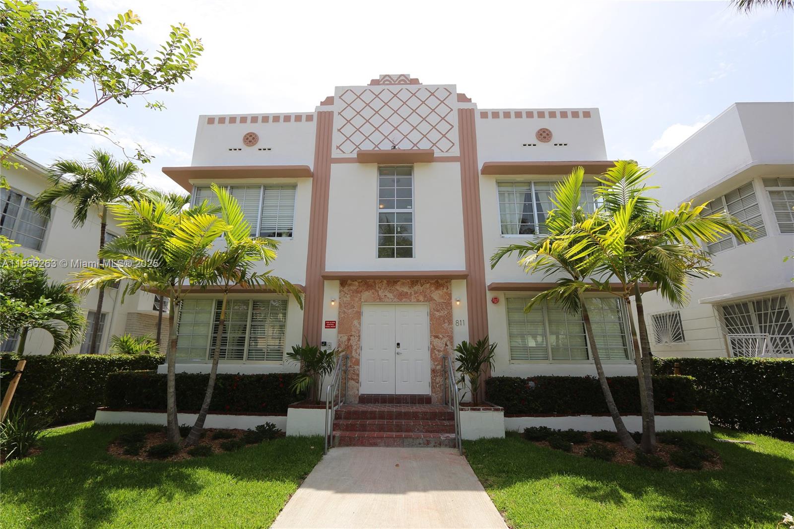 811 Jefferson Ave #201