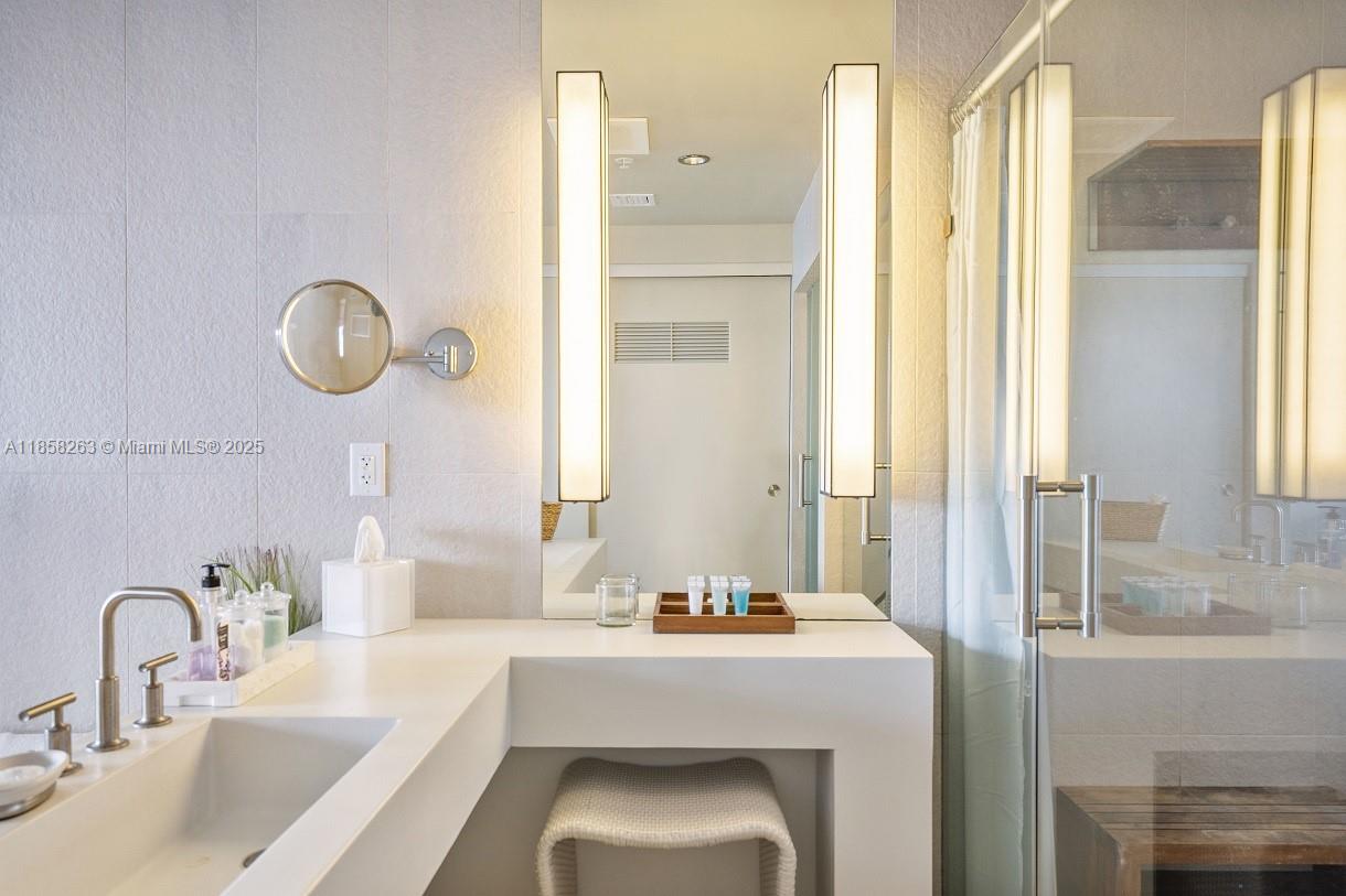 3101 Bayshore Dr #1201 Fort Lauderdale, FL 33304