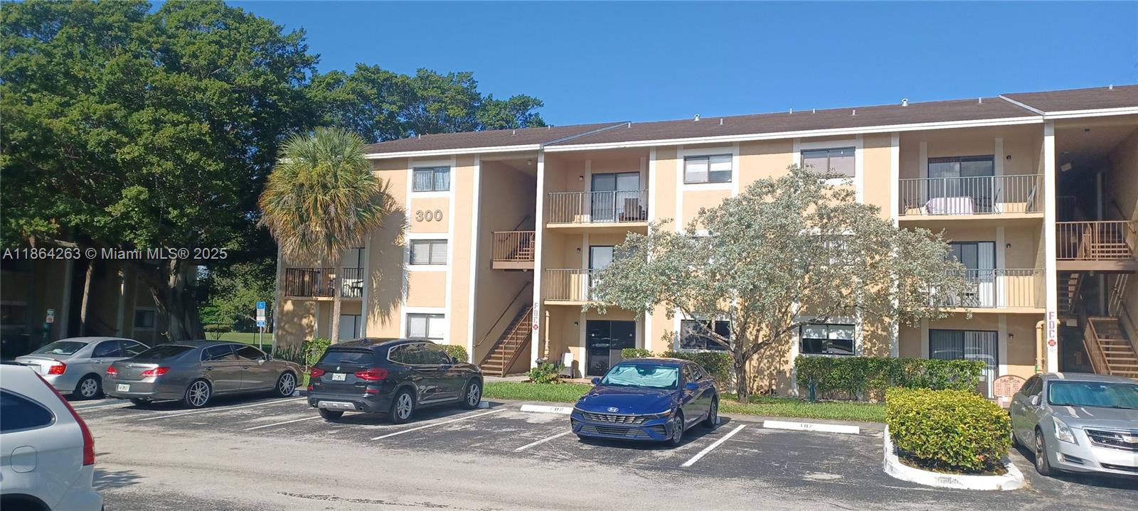 300 W Palm Cir W #105