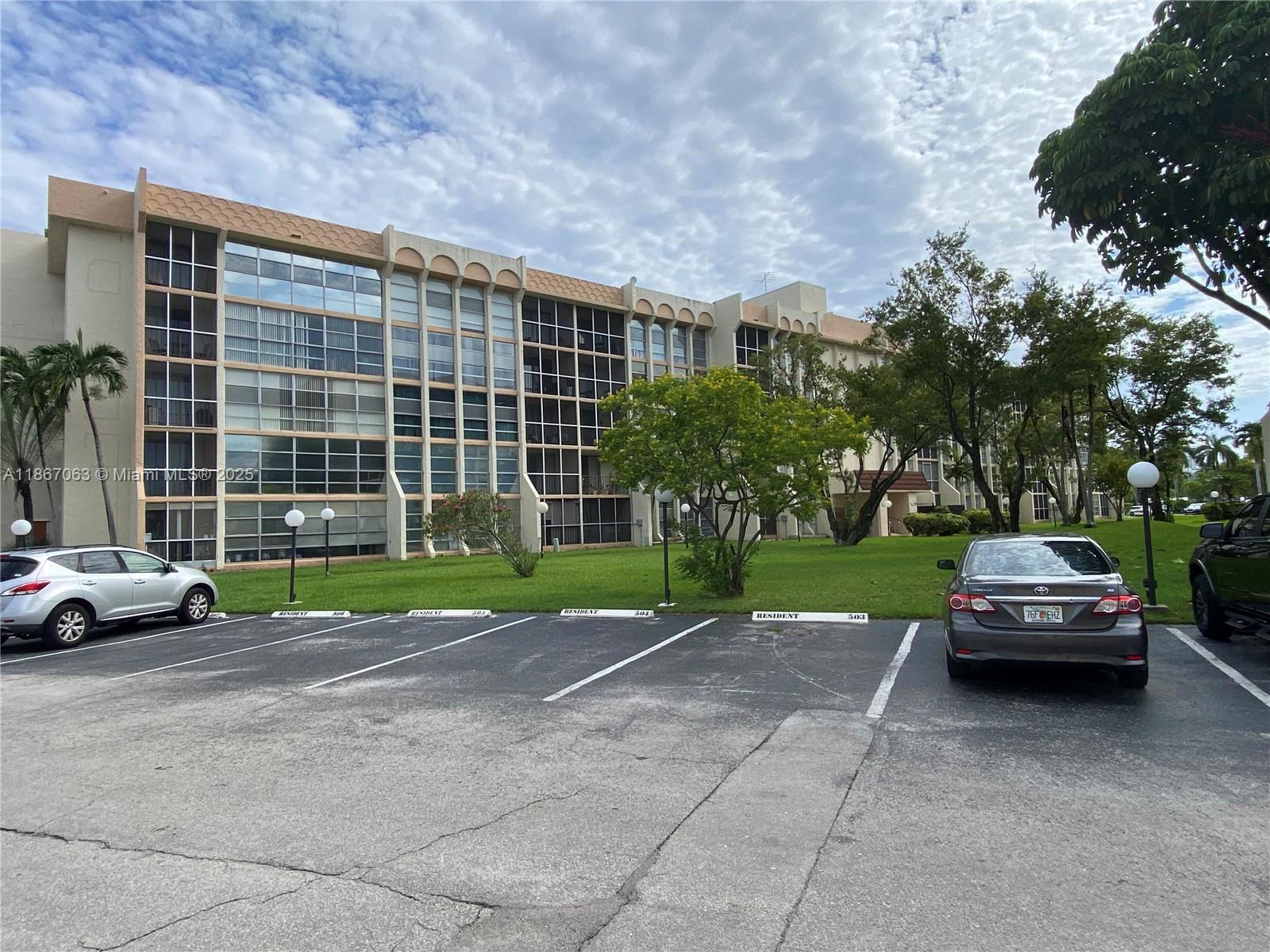 851 Three Iss Blvd #512