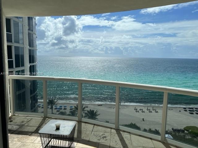 17201 Collins Ave #1405