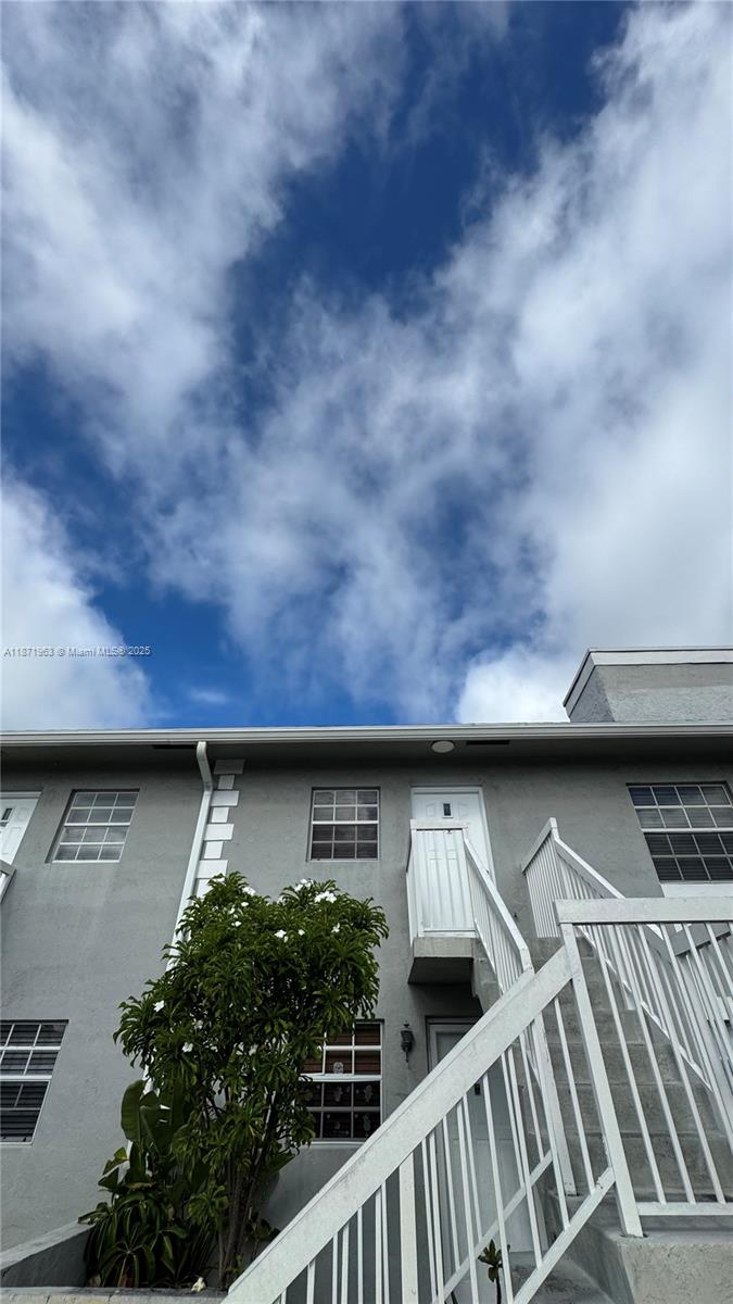 438 NE 210th Cir Ter #204-4B