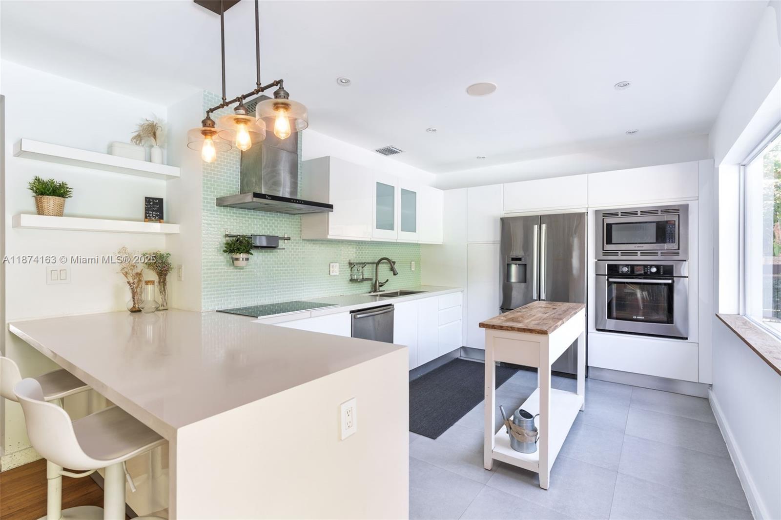 431 NE 52nd Ter Miami, FL 33137