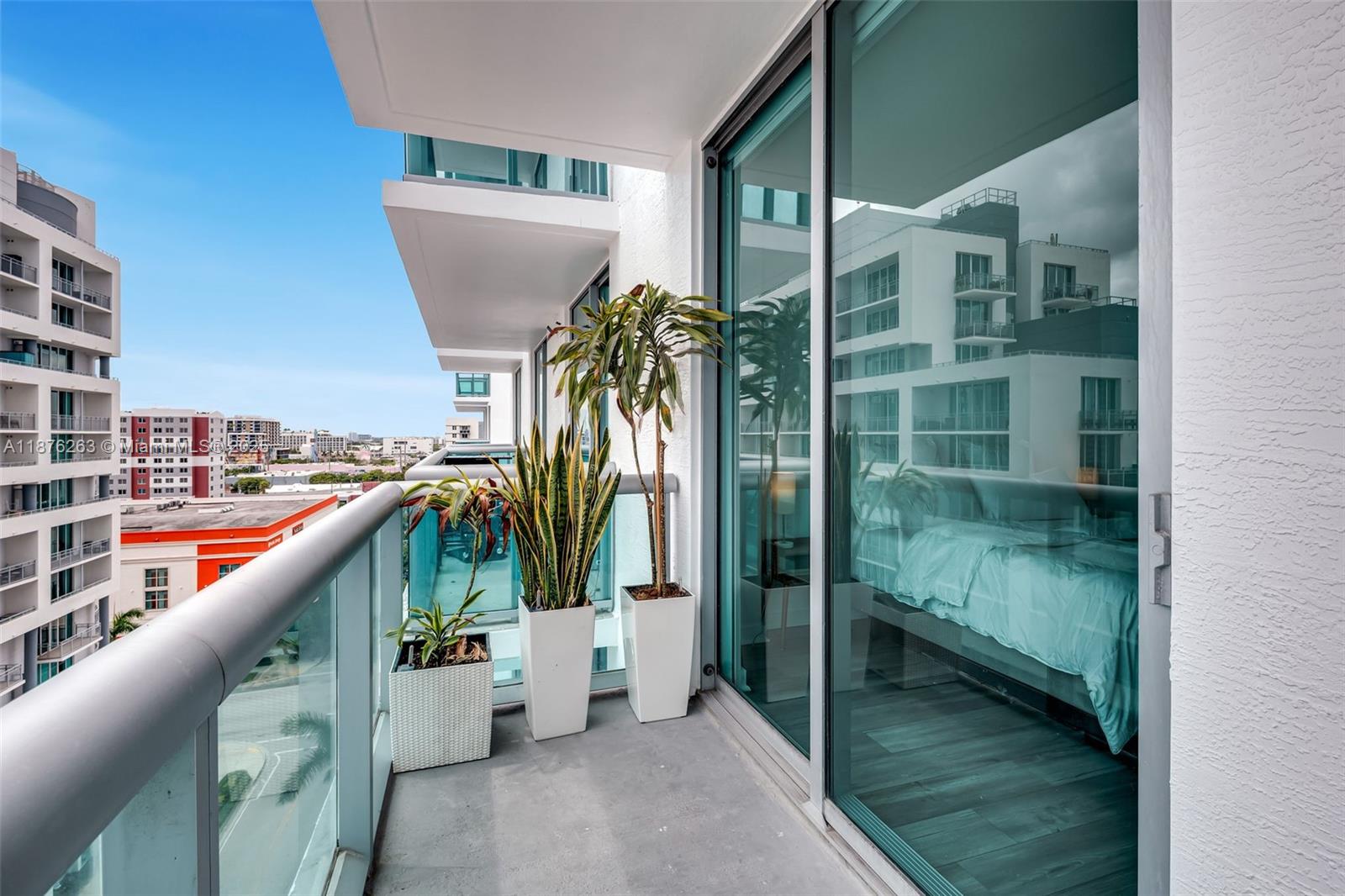 image Gallery Art Condo15