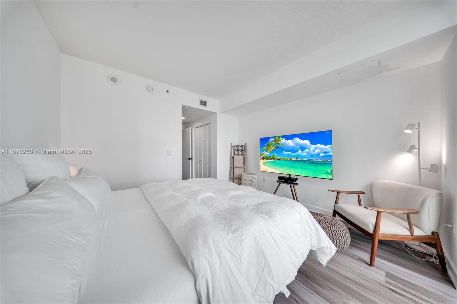 image Gallery Art Condo18