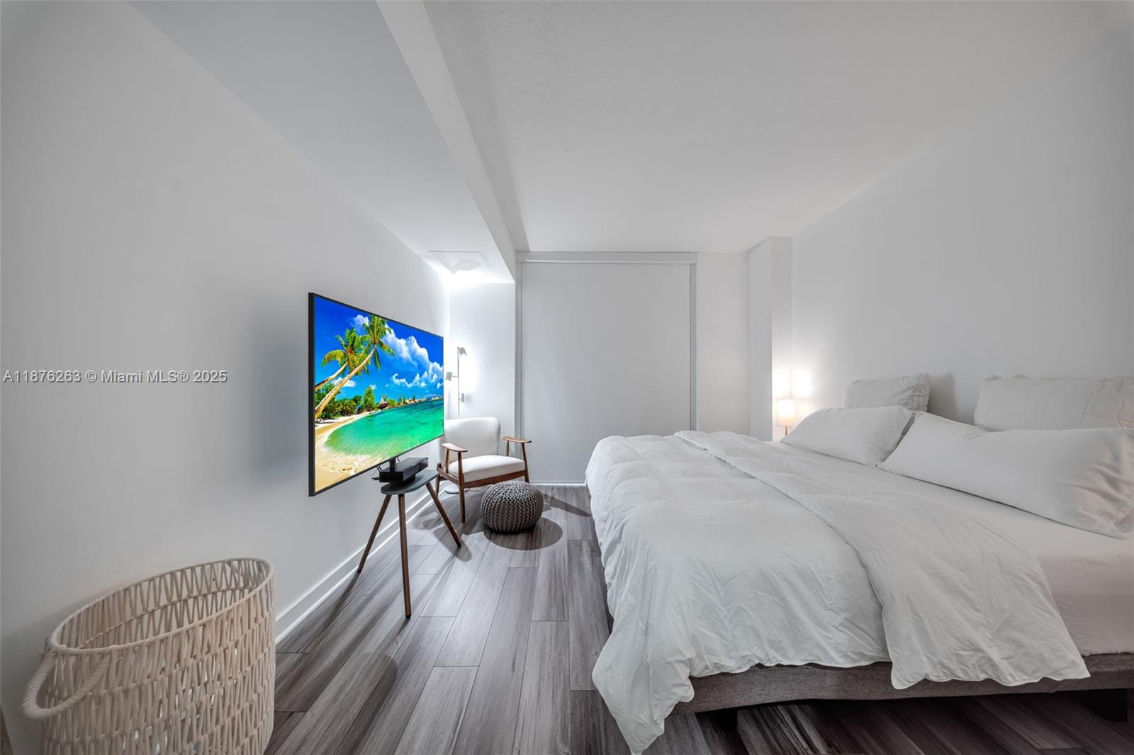 image Gallery Art Condo19