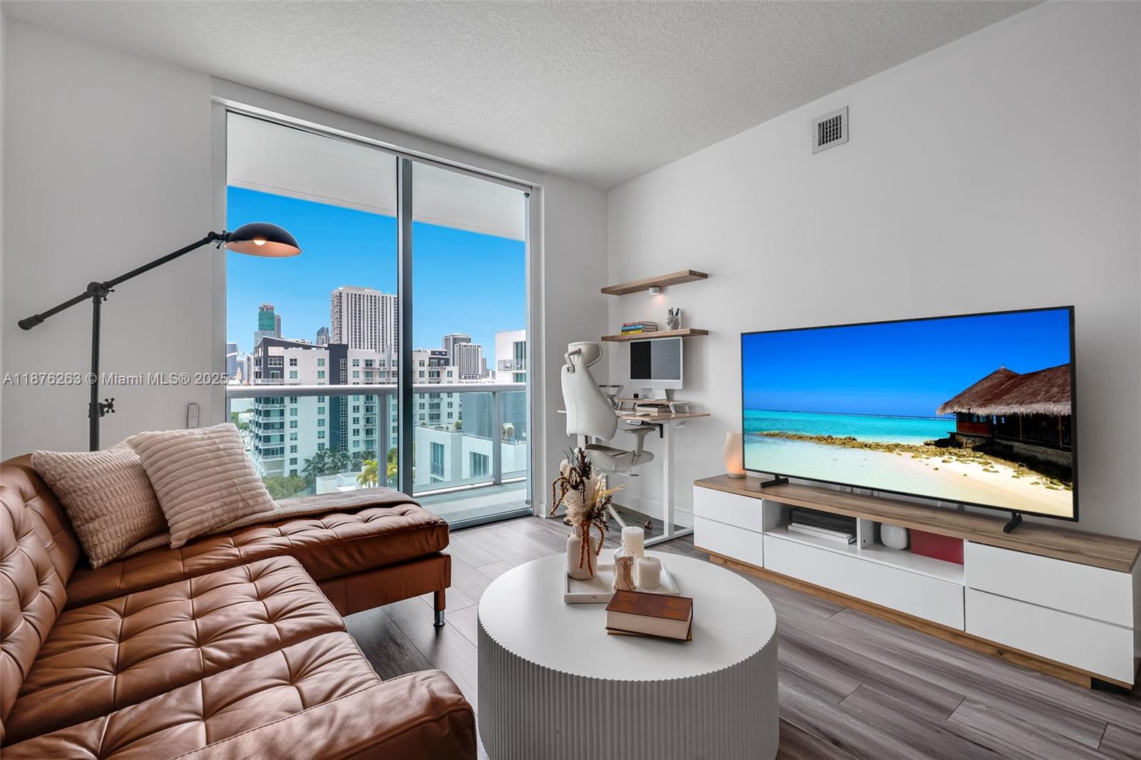 image Gallery Art Condo3