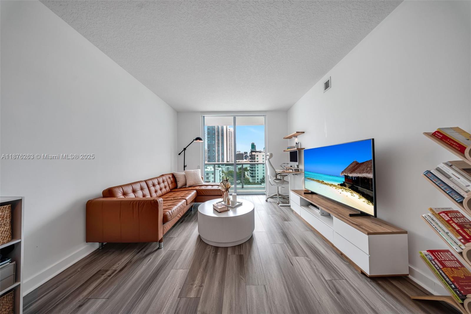 image Gallery Art Condo4