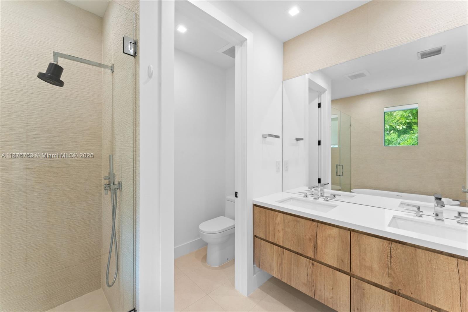 3132 Plaza St Miami, FL 33133