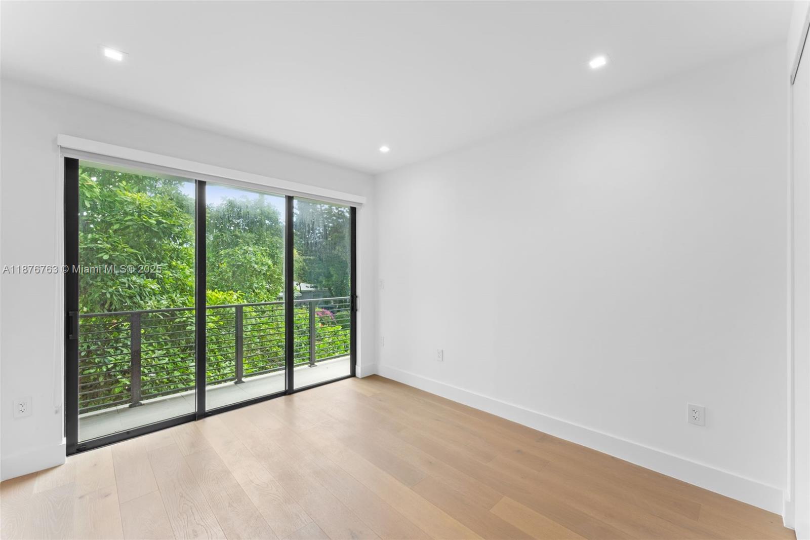 3132 Plaza St Miami, FL 33133