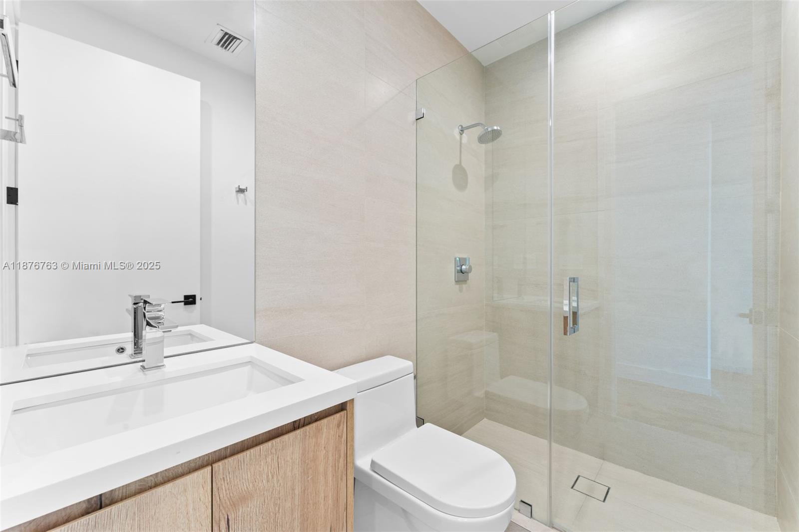 3132 Plaza St Miami, FL 33133