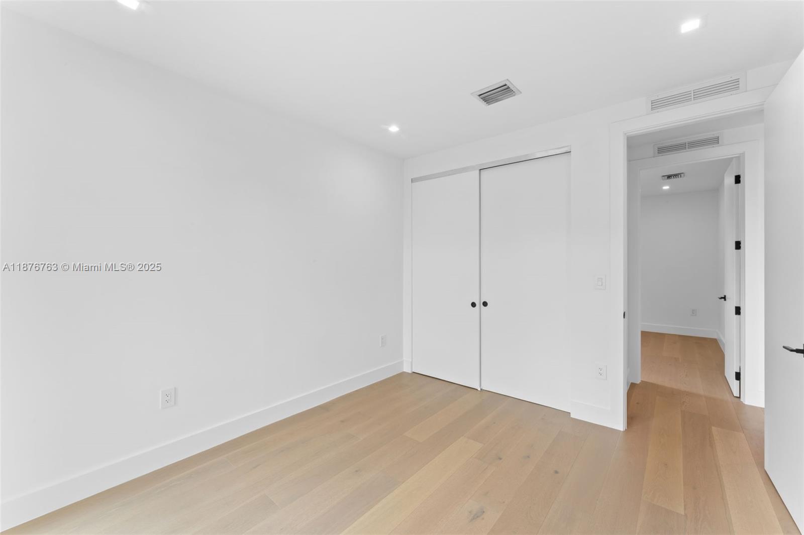 3132 Plaza St Miami, FL 33133