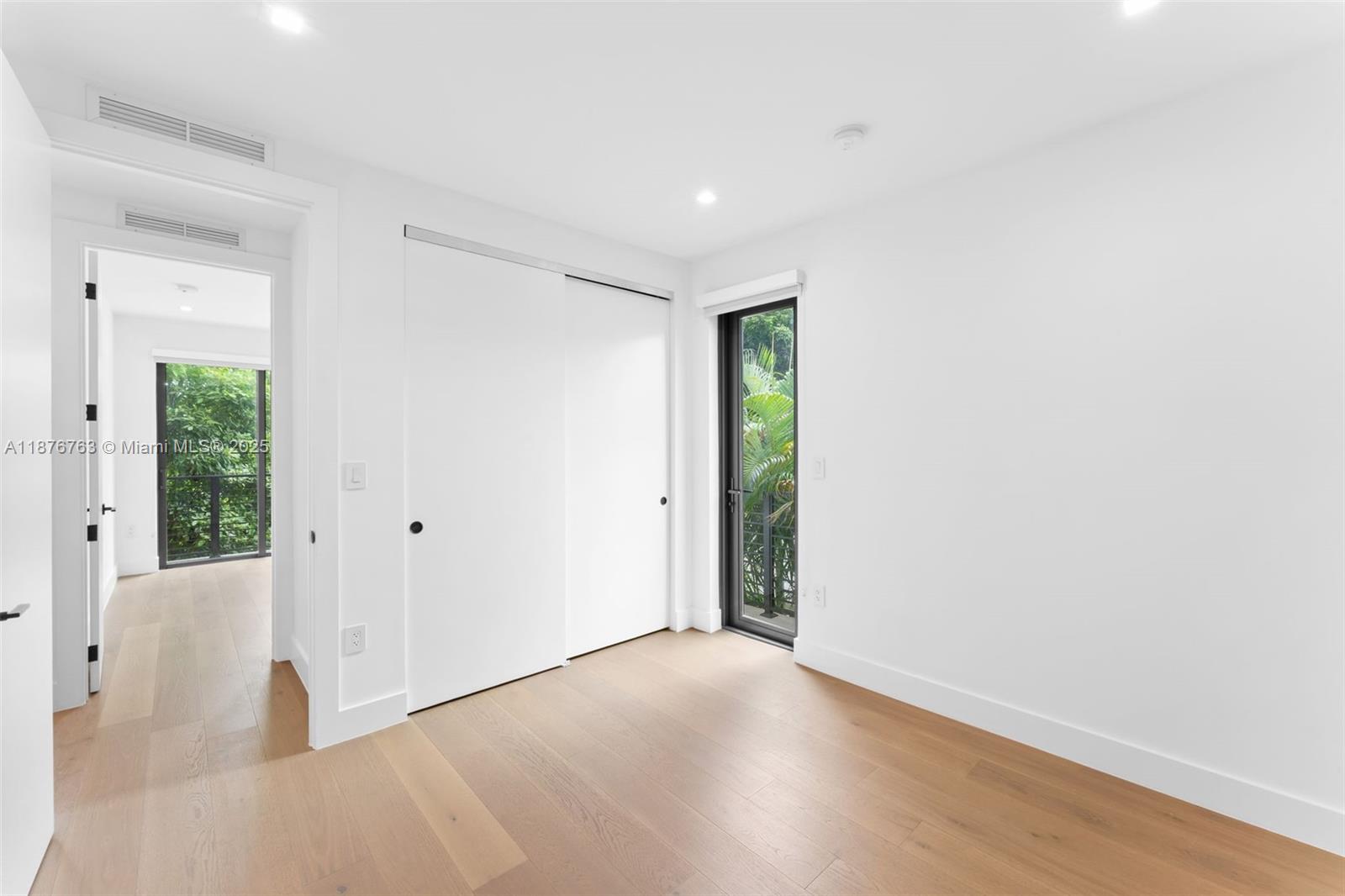 3132 Plaza St Miami, FL 33133