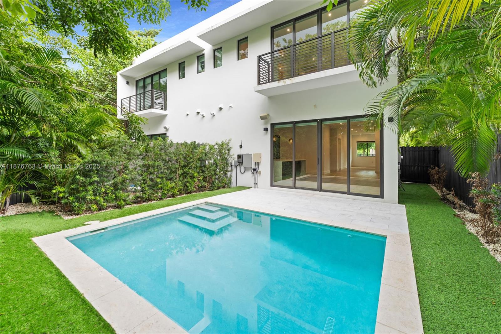 3132 Plaza St Miami, FL 33133