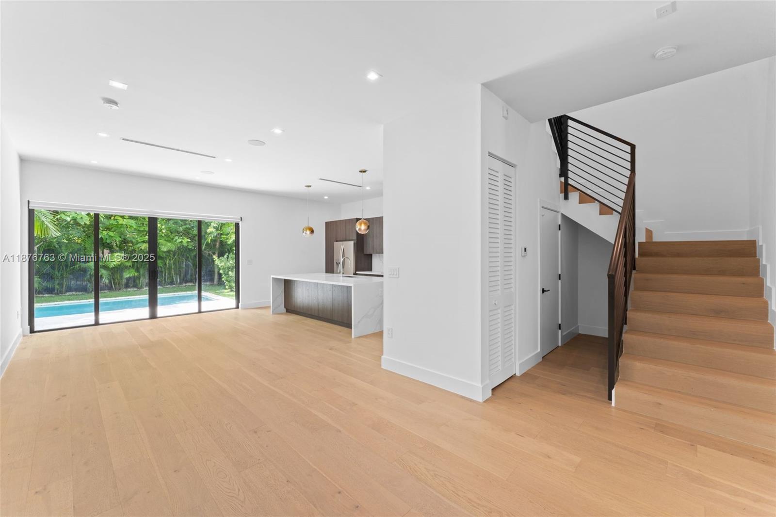 3132 Plaza St Miami, FL 33133