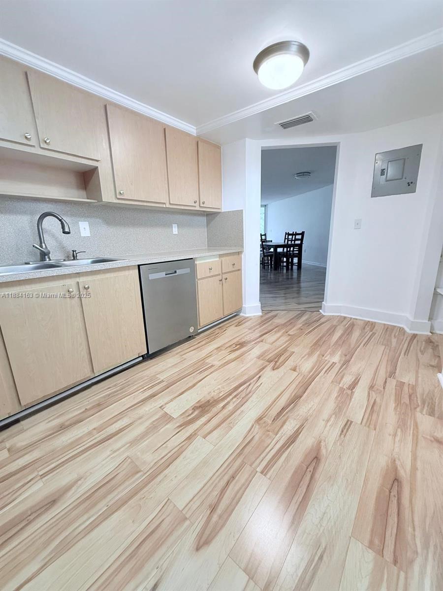 1201 NE 191st St #G304,Miami, FL 33179