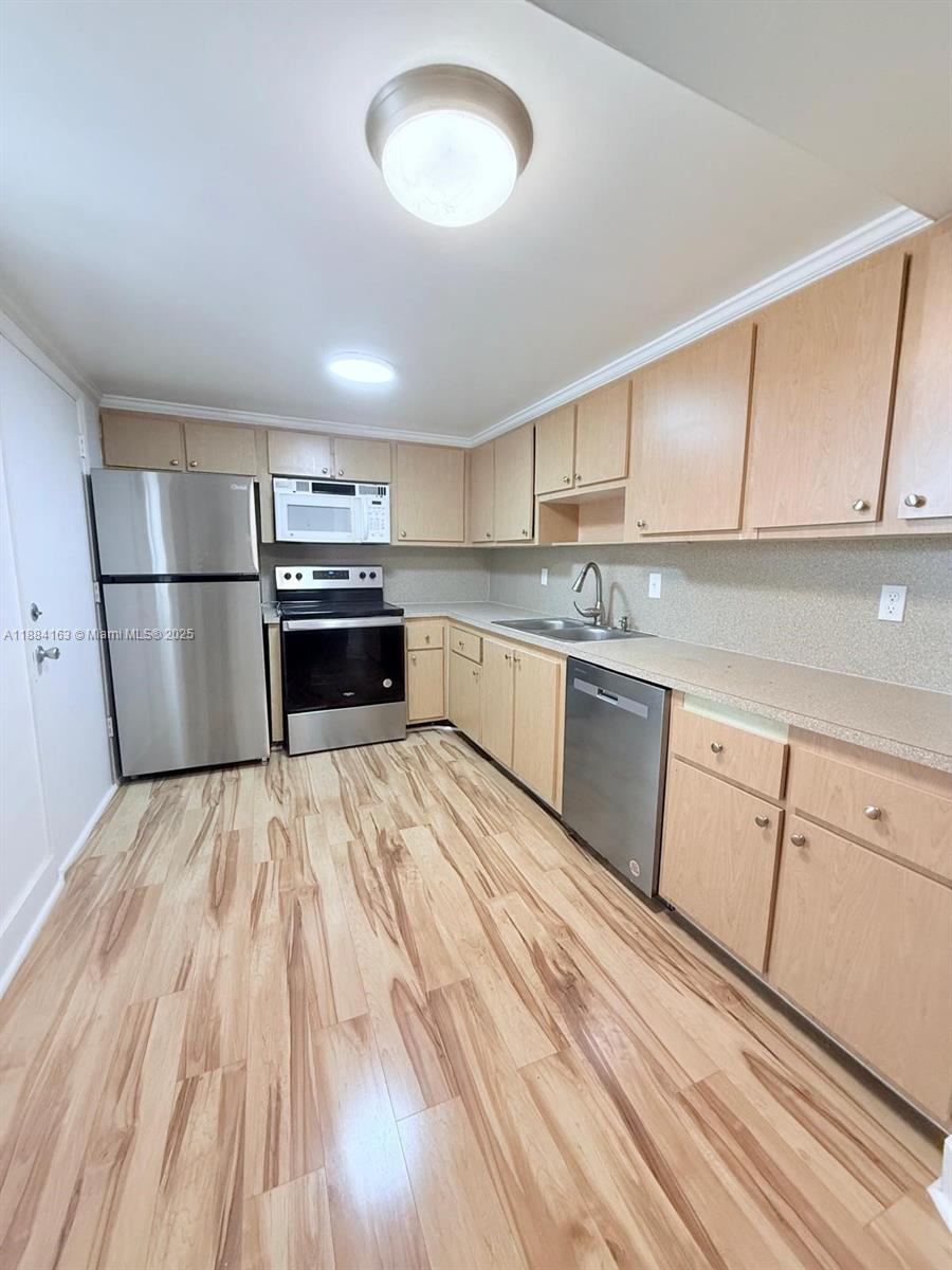 1201 NE 191st St #G304,Miami, FL 33179