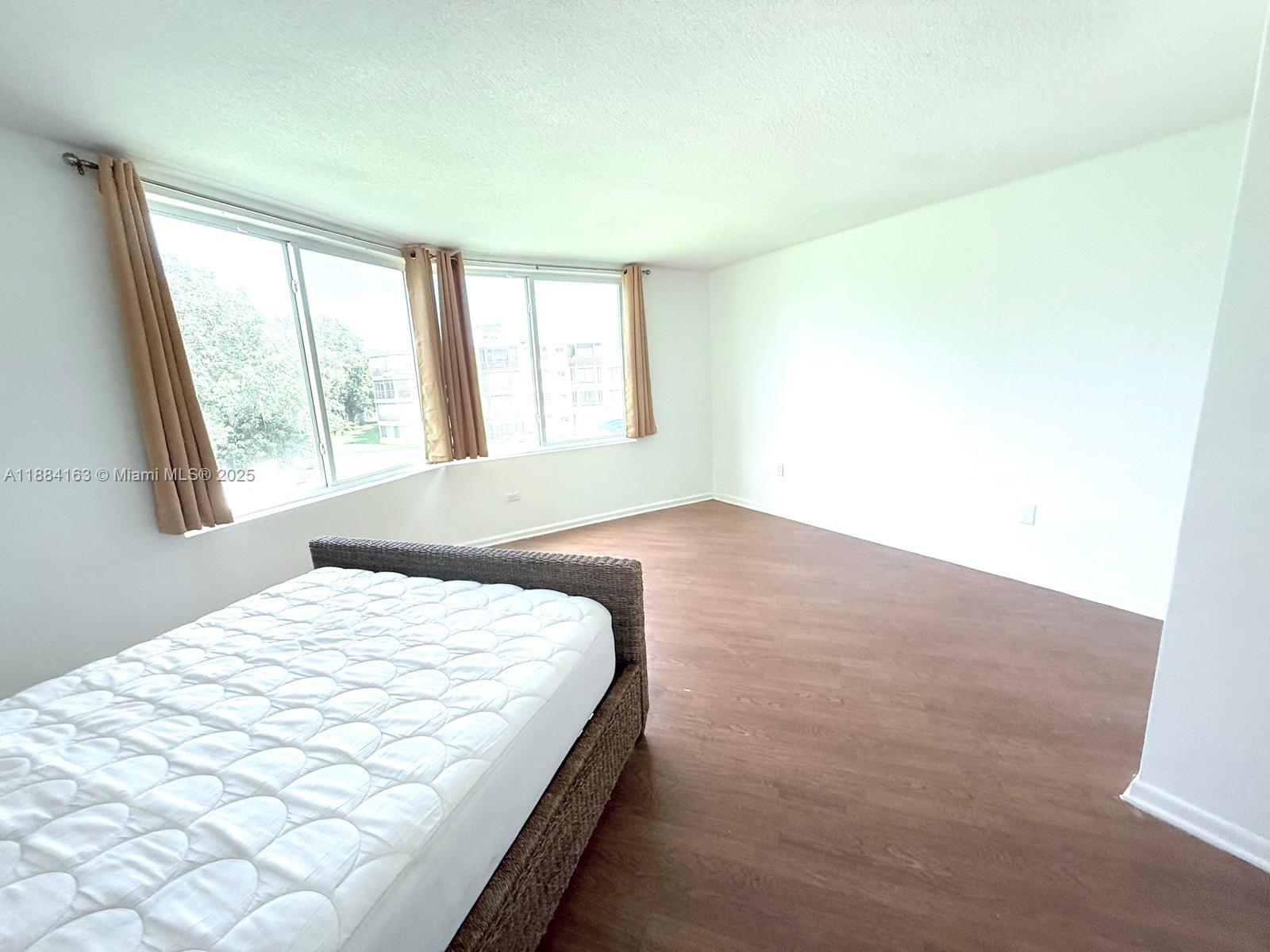 1201 NE 191st St #G304,Miami, FL 33179