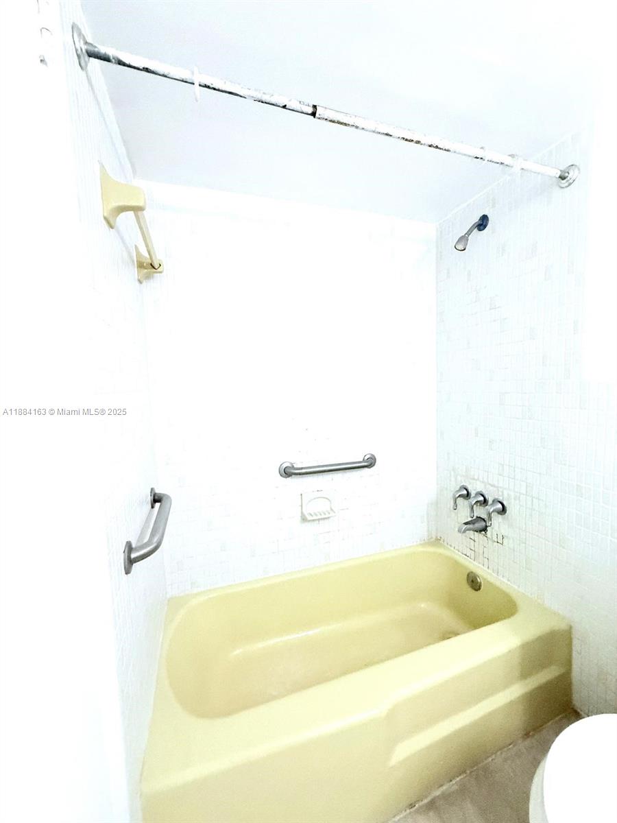 1201 NE 191st St #G304,Miami, FL 33179