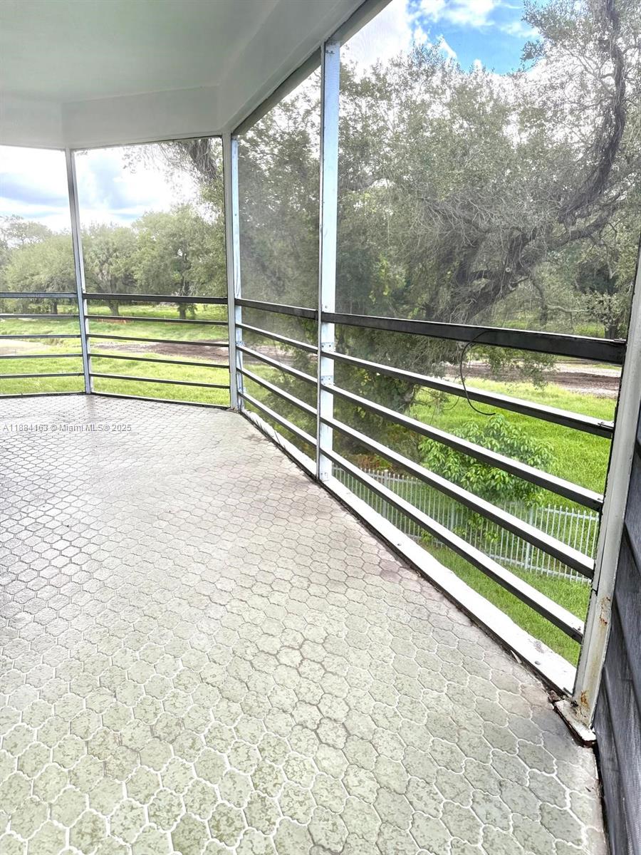 1201 NE 191st St #G304,Miami, FL 33179