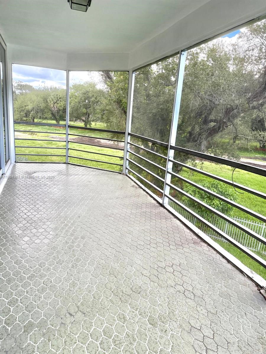 1201 NE 191st St #G304,Miami, FL 33179