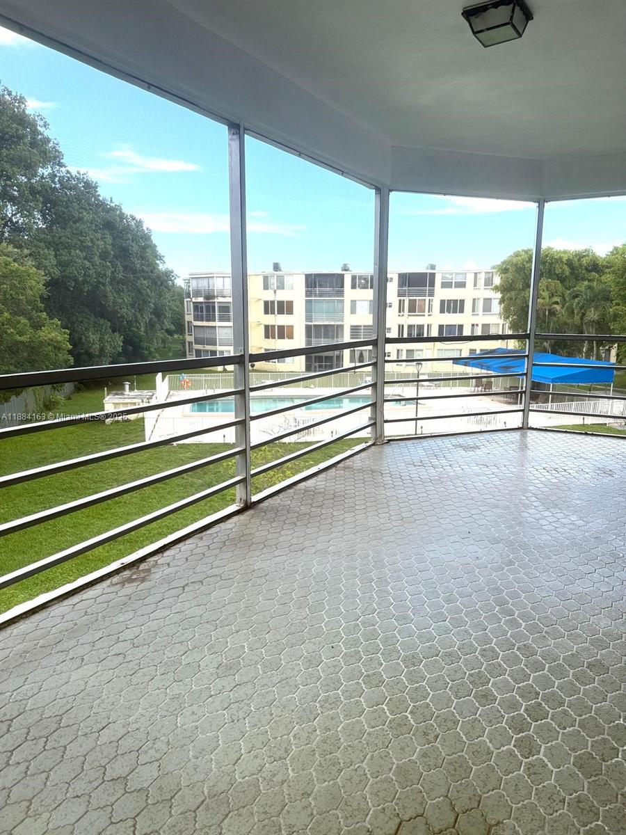 1201 NE 191st St #G304,Miami, FL 33179