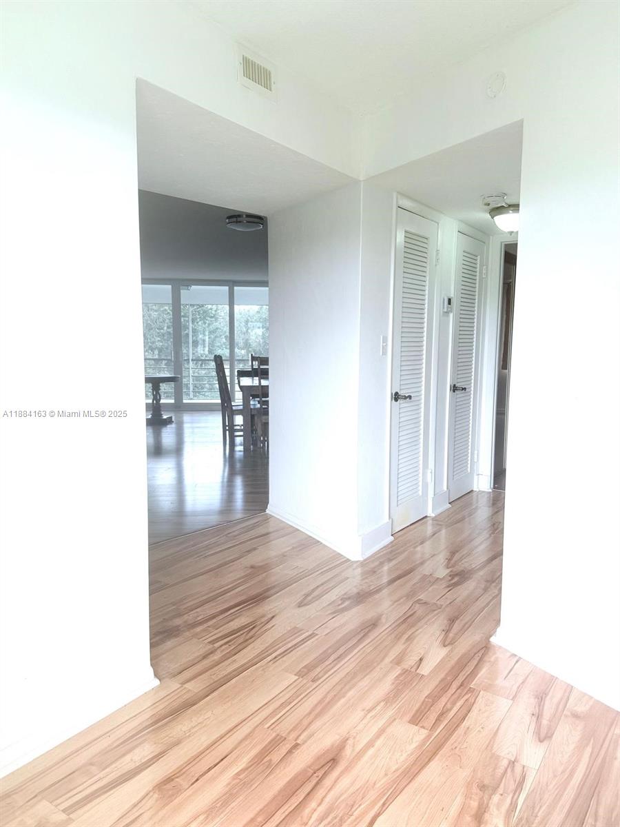 1201 NE 191st St #G304,Miami, FL 33179