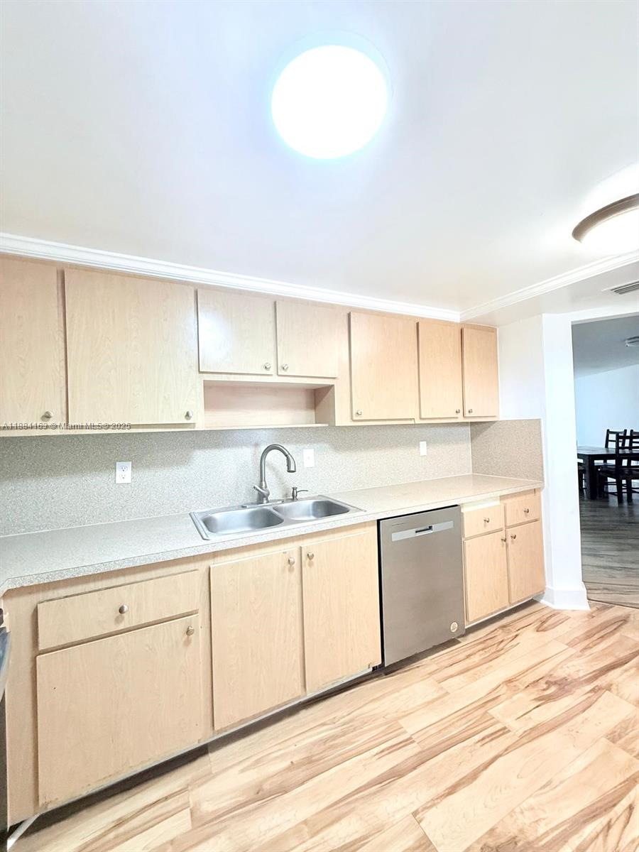 1201 NE 191st St #G304,Miami, FL 33179