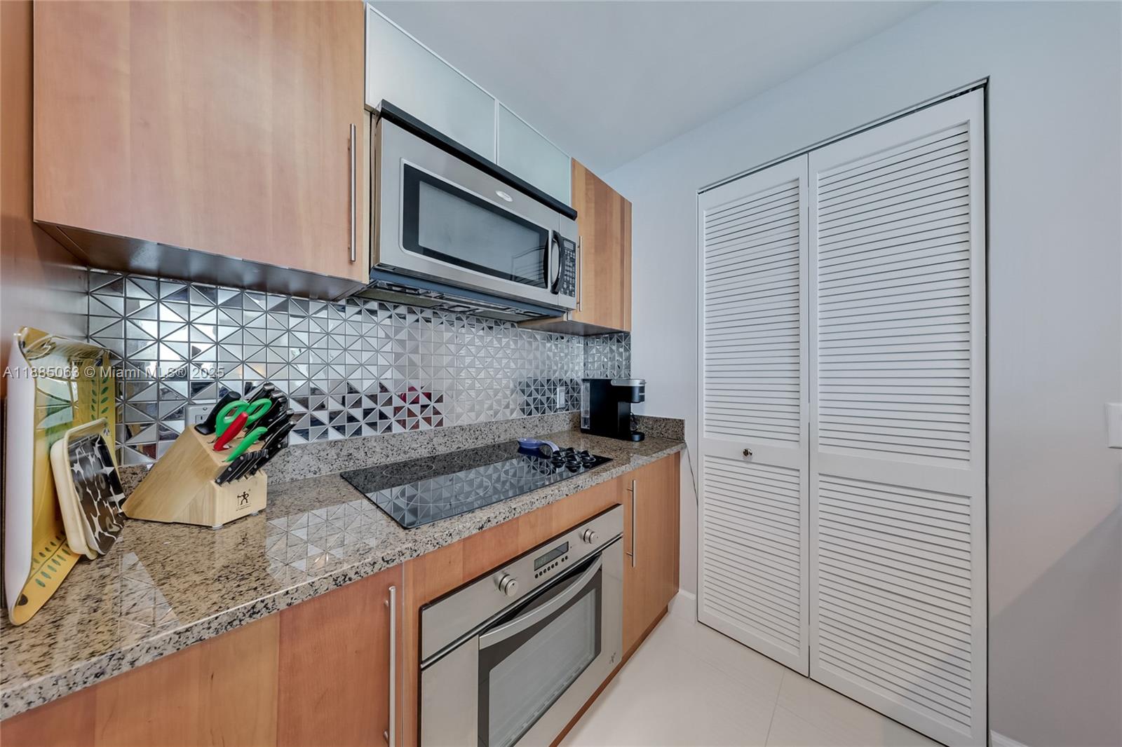 image Met 1 Condo3