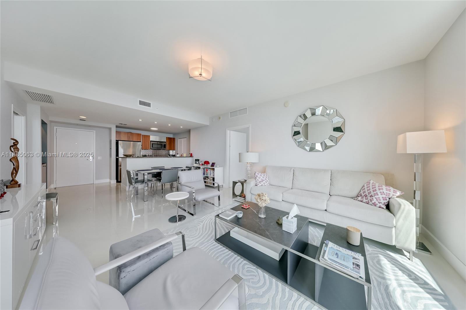 image Met 1 Condo5