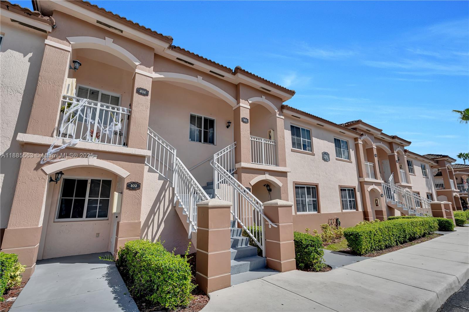 1261 SE 27th St #203 Homestead, FL 33035